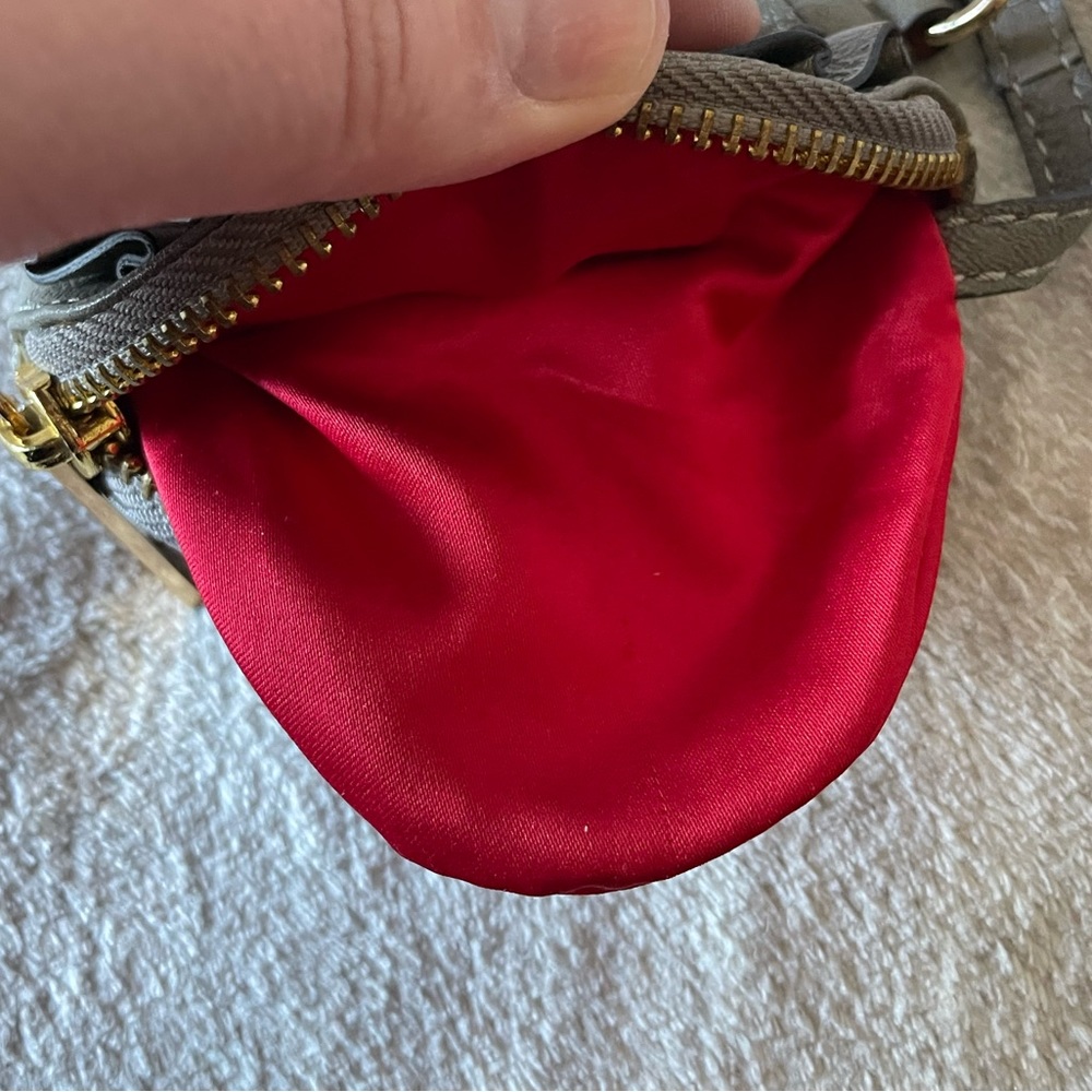 Valentino Garavani Flower Coin Purse/Bag Charm - Picture 9 of 16
